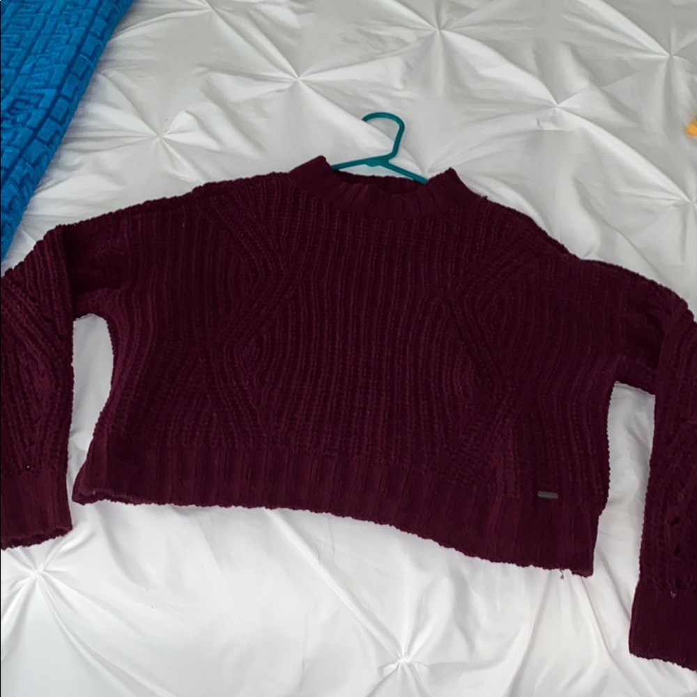 Maroon Hollister mockneck sweater